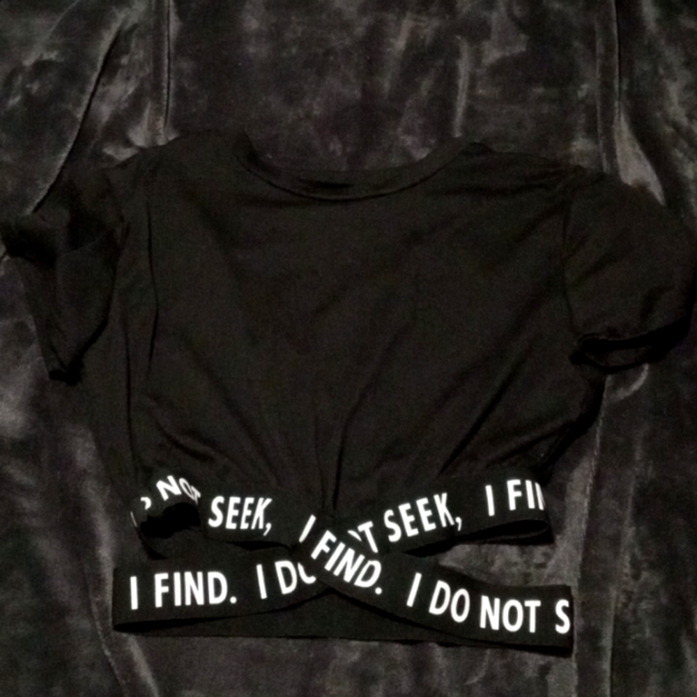 Black waistband workout shirt.
